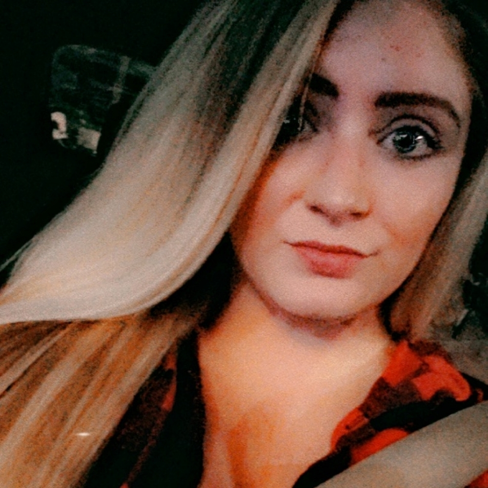 Meet your Posher, Courtney